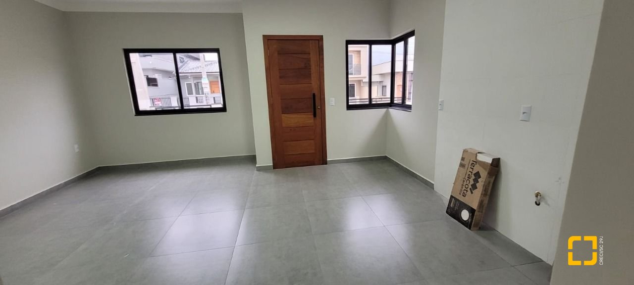 Casa com 83m², 3 quartos (sendo 1 suíte), 2 garagens, no bairro Bela Vista em Palhoça