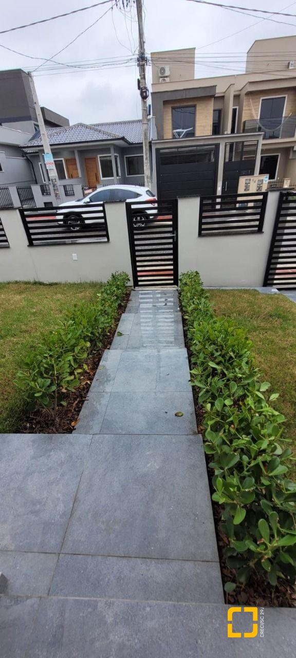Casa com 83m², 3 quartos (sendo 1 suíte), 2 garagens, no bairro Bela Vista em Palhoça