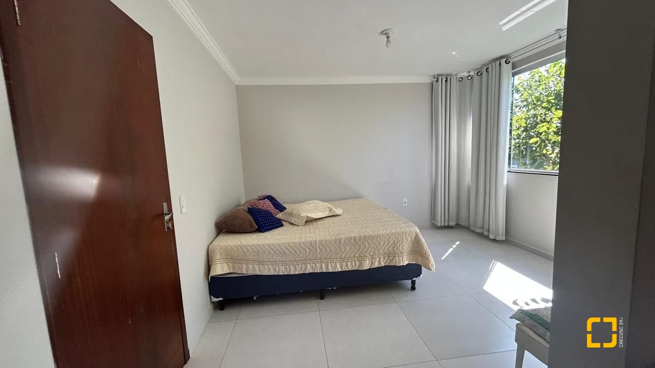 Casa com 180m², 6 quartos (sendo 3 suítes), 2 garagens, no bairro Ingleses em Florianópolis