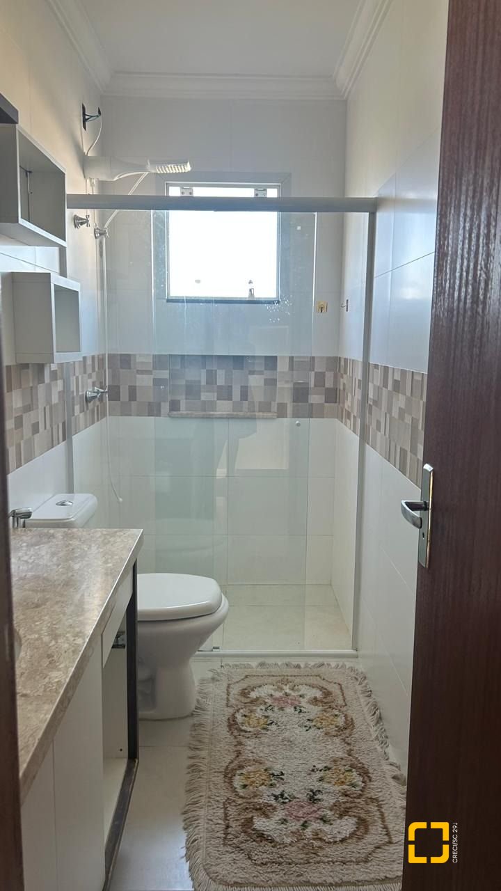 Casa com 180m², 6 quartos (sendo 3 suítes), 2 garagens, no bairro Ingleses em Florianópolis