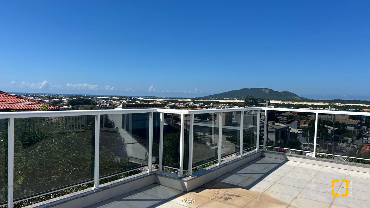 Casa com 180m², 6 quartos (sendo 3 suítes), 2 garagens, no bairro Ingleses em Florianópolis