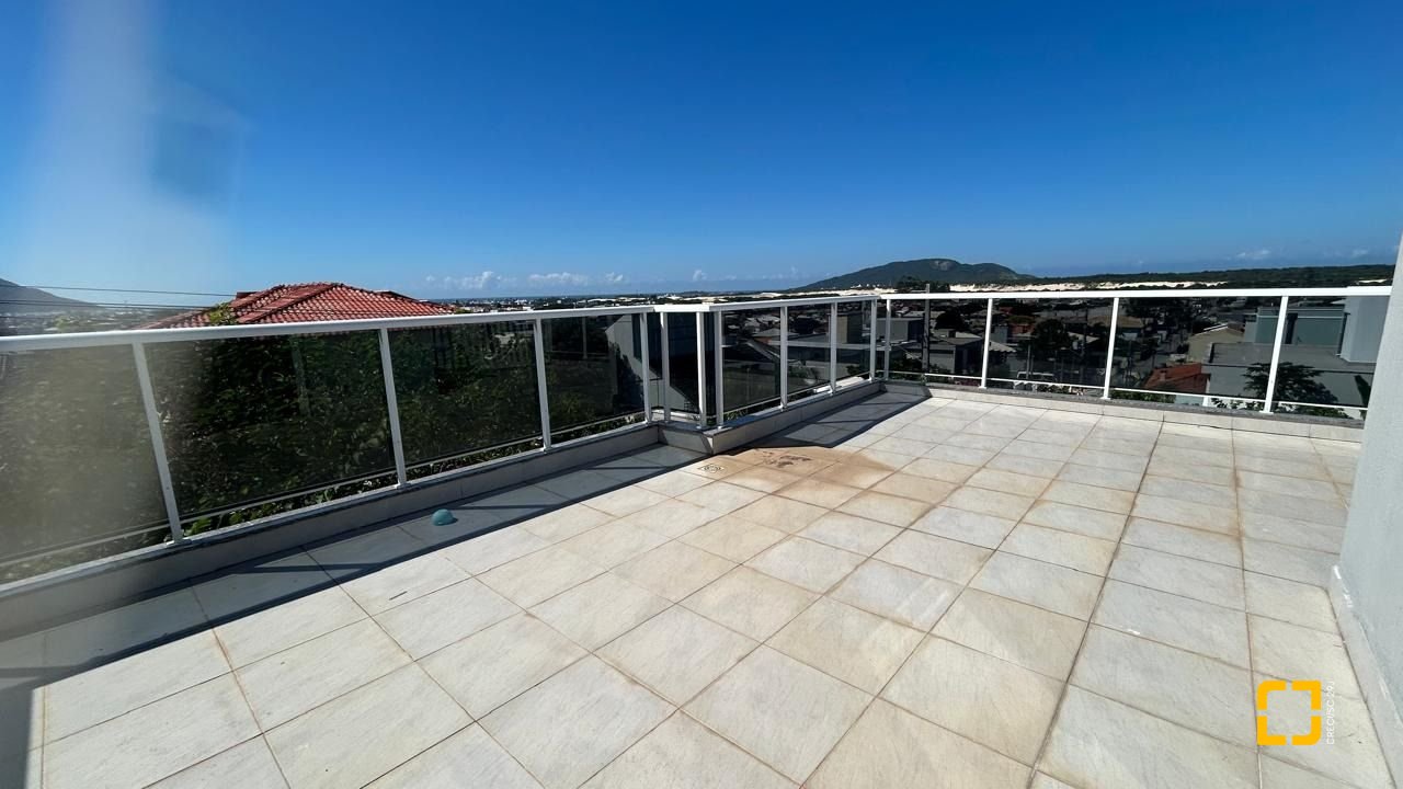 Casa com 180m², 6 quartos (sendo 3 suítes), 2 garagens, no bairro Ingleses em Florianópolis