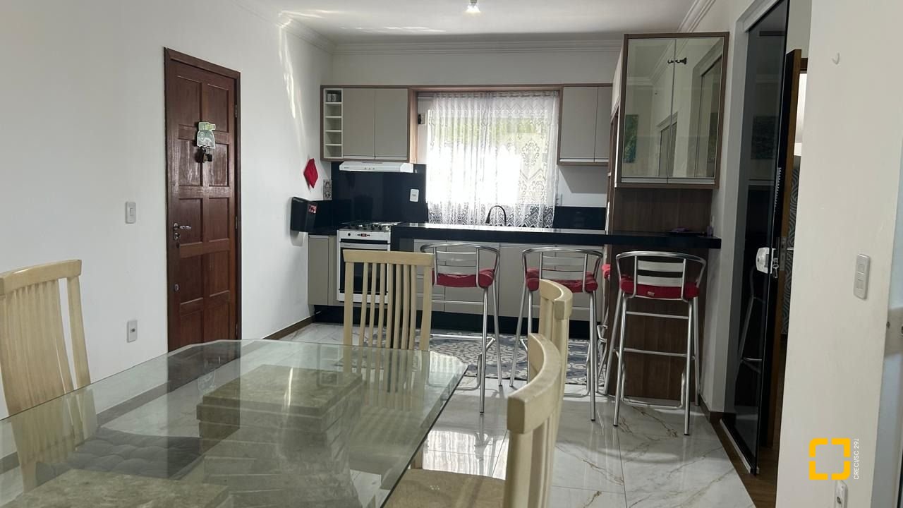 Casa com 180m², 6 quartos (sendo 3 suítes), 2 garagens, no bairro Ingleses em Florianópolis