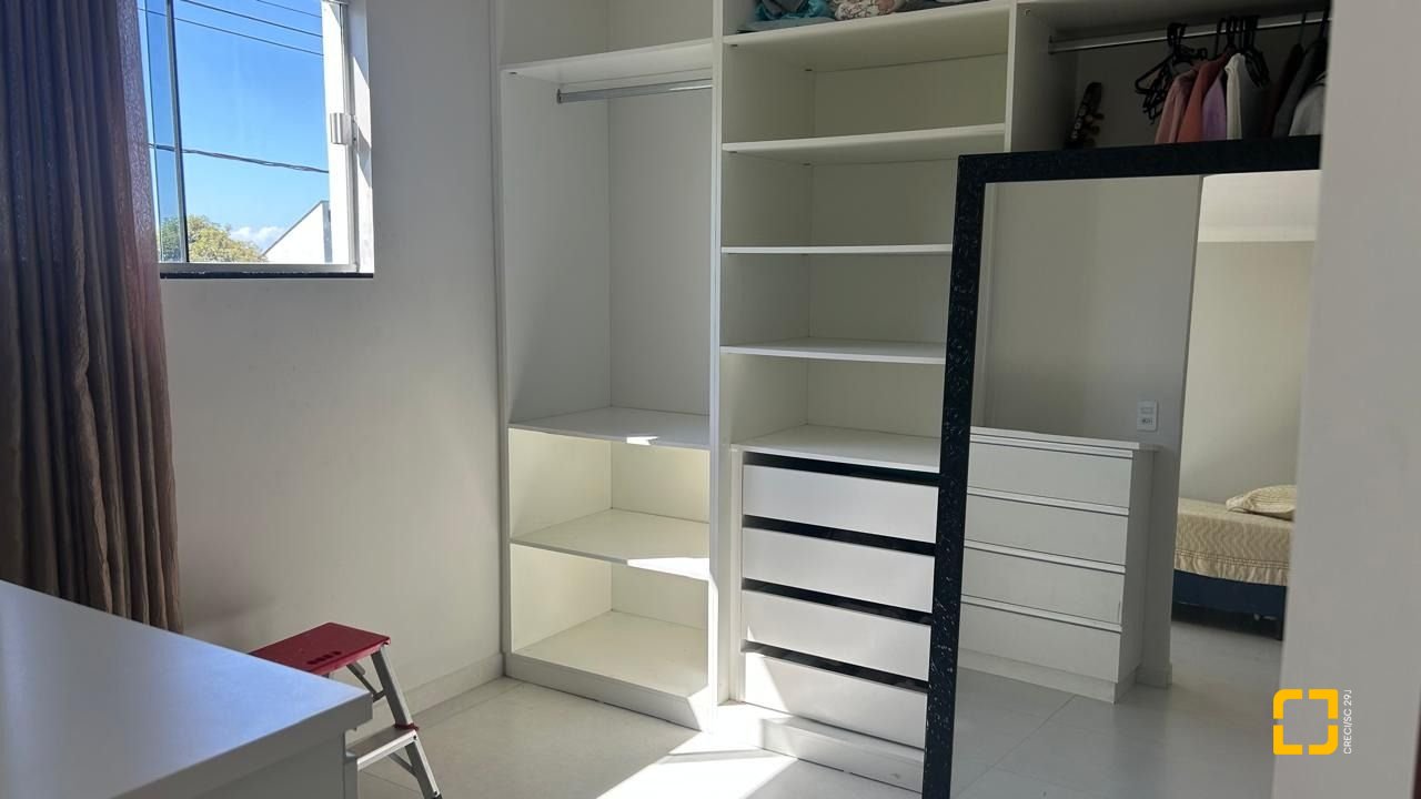 Casa com 180m², 6 quartos (sendo 3 suítes), 2 garagens, no bairro Ingleses em Florianópolis