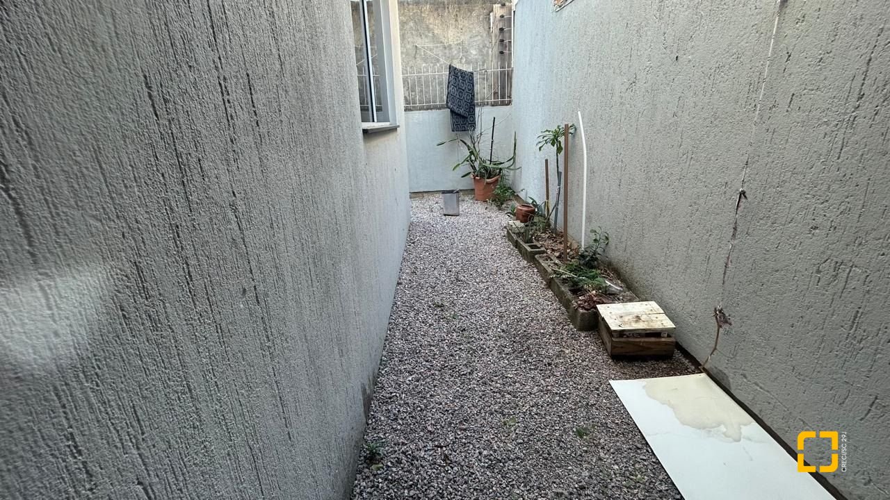 Casa com 180m², 6 quartos (sendo 3 suítes), 2 garagens, no bairro Ingleses em Florianópolis