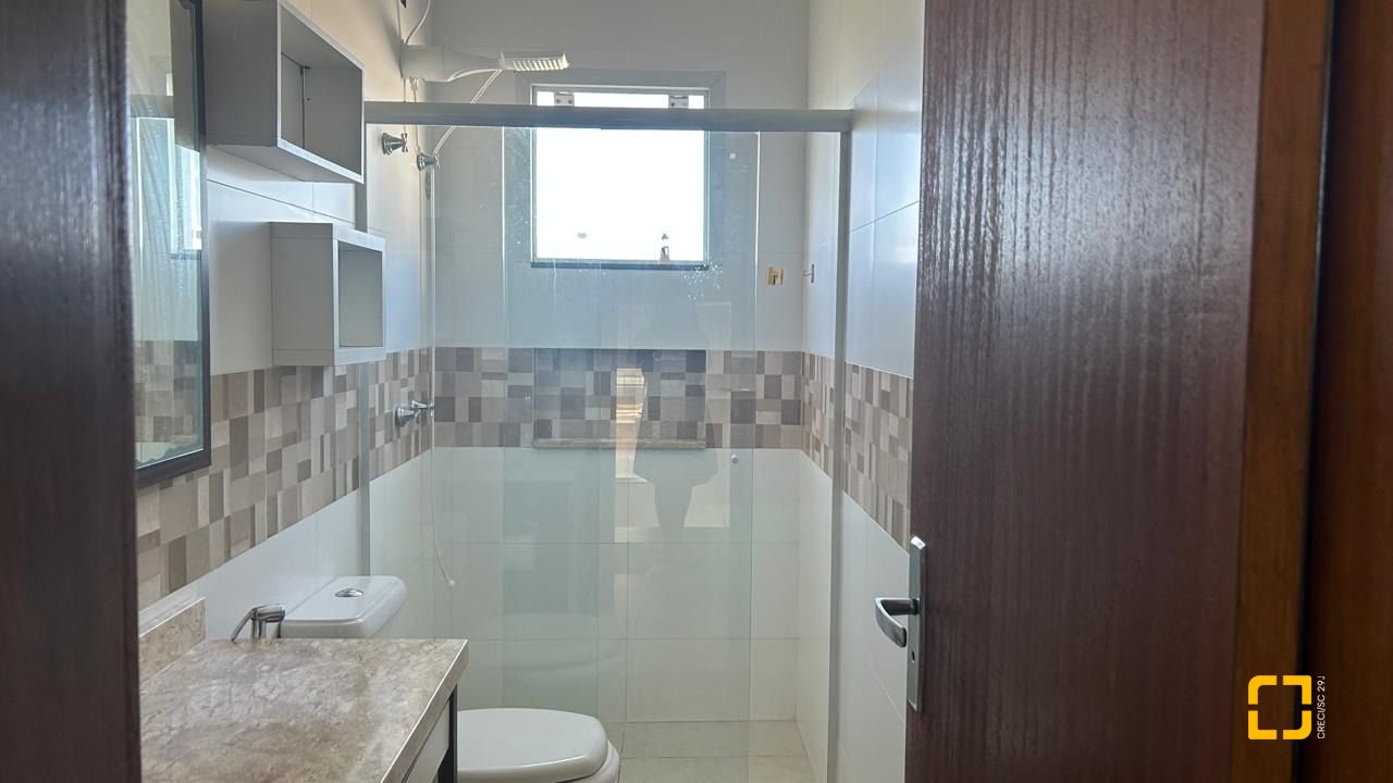 Casa com 180m², 6 quartos (sendo 3 suítes), 2 garagens, no bairro Ingleses em Florianópolis