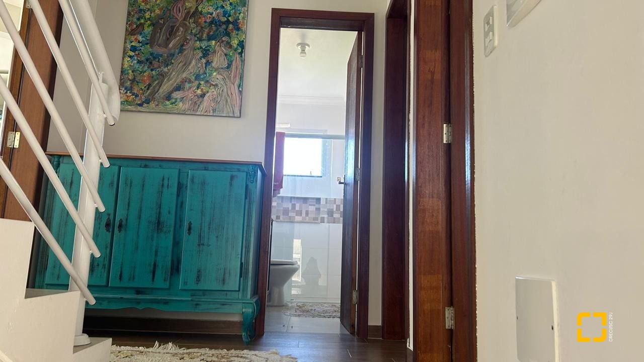 Casa com 180m², 6 quartos (sendo 3 suítes), 2 garagens, no bairro Ingleses em Florianópolis