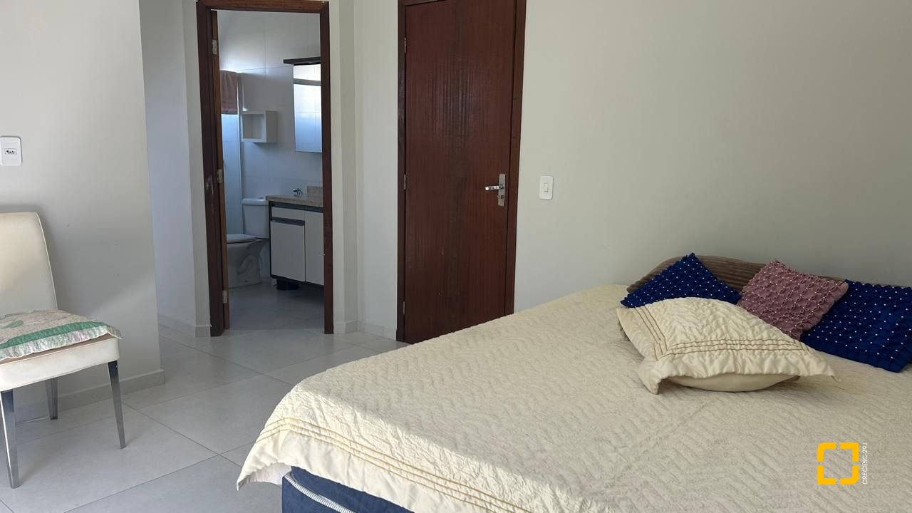 Casa com 180m², 6 quartos (sendo 3 suítes), 2 garagens, no bairro Ingleses em Florianópolis