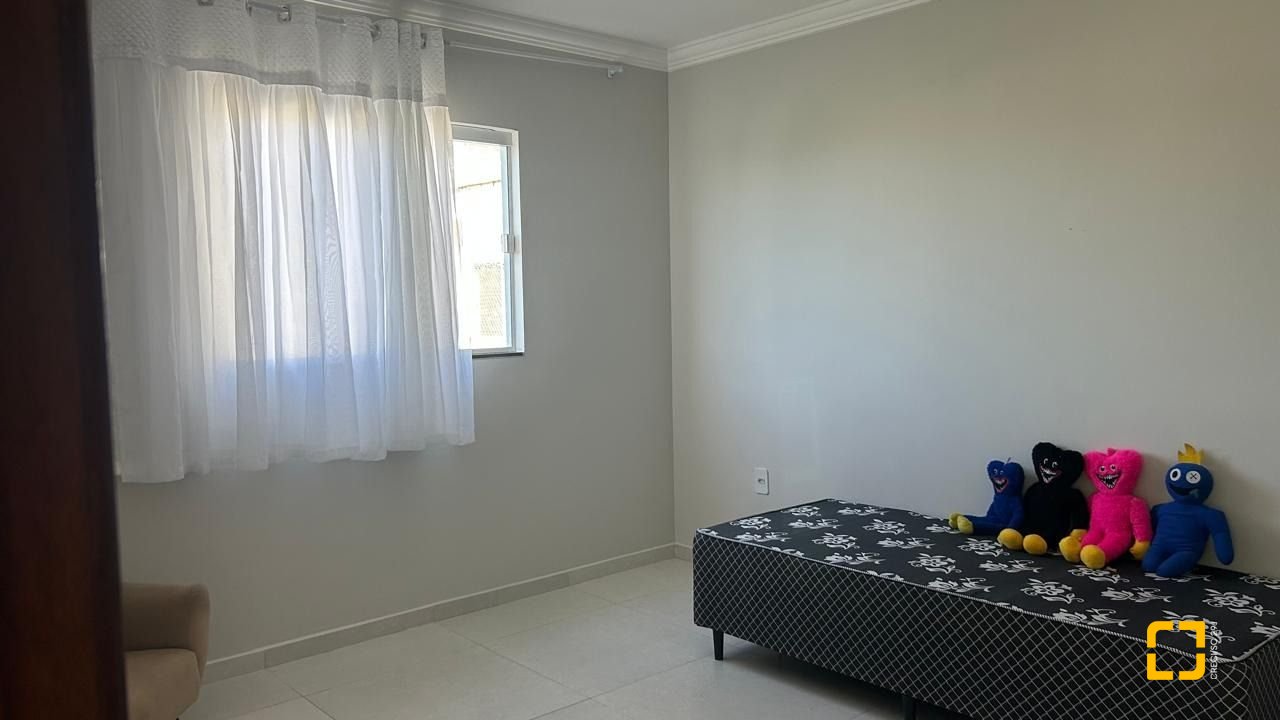 Casa com 180m², 6 quartos (sendo 3 suítes), 2 garagens, no bairro Ingleses em Florianópolis