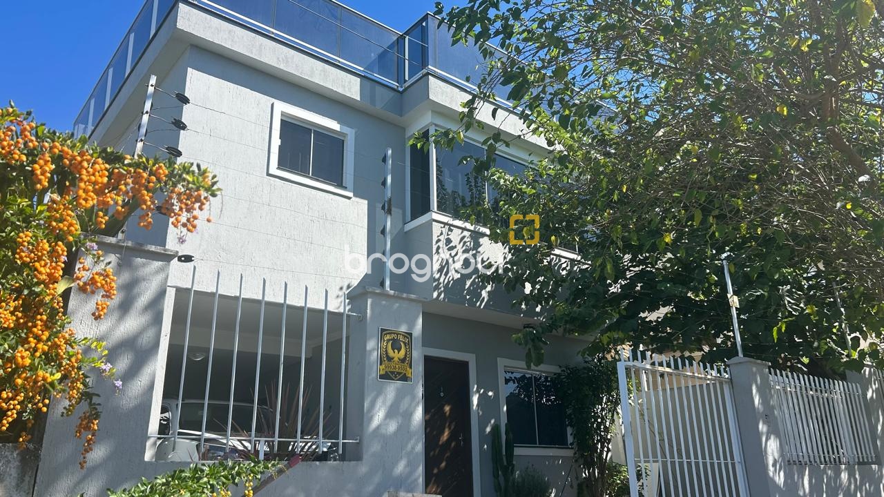 Casa com 180m², 3 quartos (sendo 3 suítes), 2 garagens, no bairro Ingleses em Florianópolis