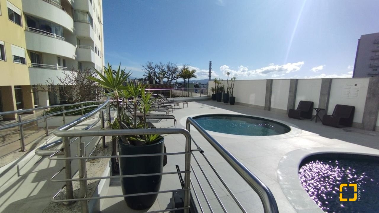Apartamento com 85m², 4 quartos (sendo 1 suíte), 2 garagens, no bairro Capoeiras em Florianópolis