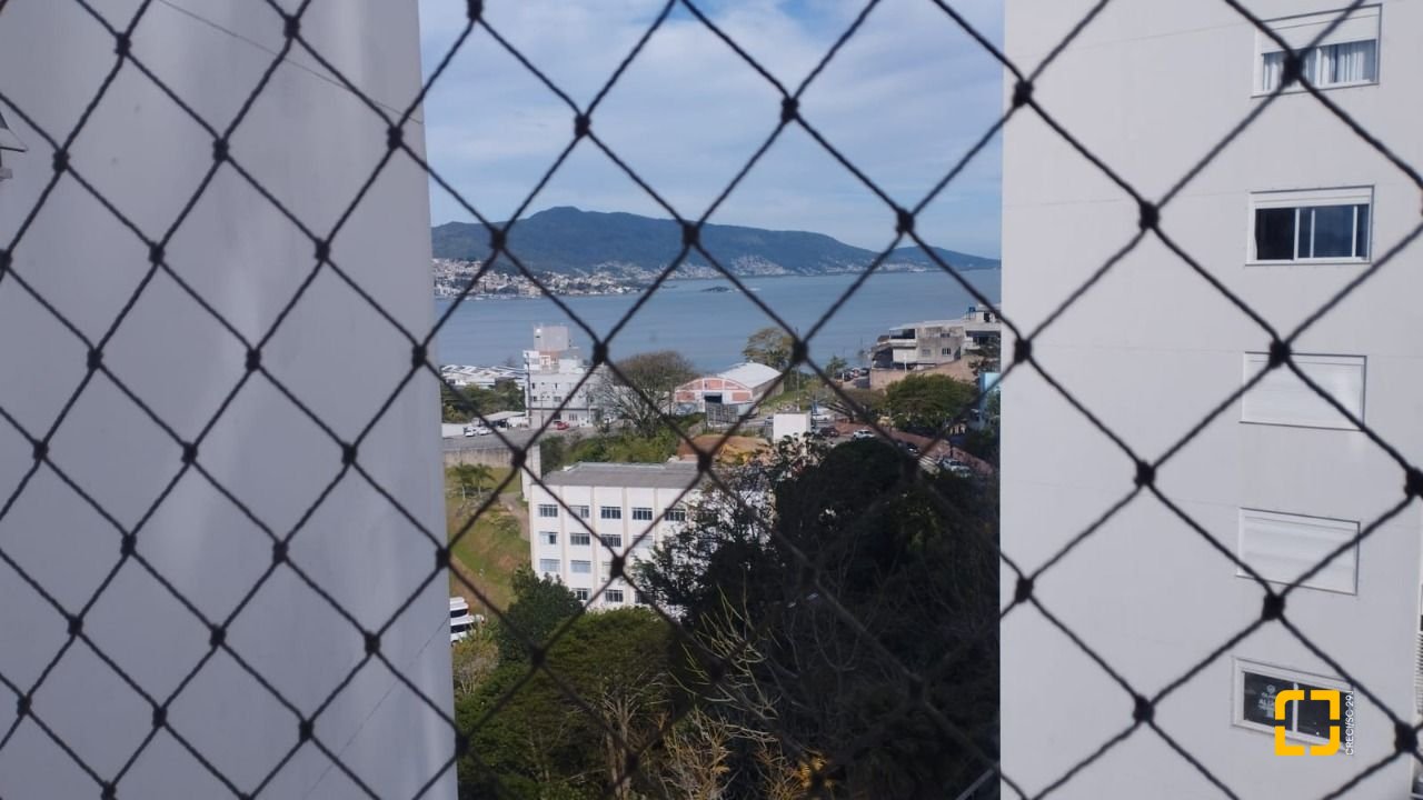 Apartamento com 85m², 4 quartos (sendo 1 suíte), 2 garagens, no bairro Capoeiras em Florianópolis