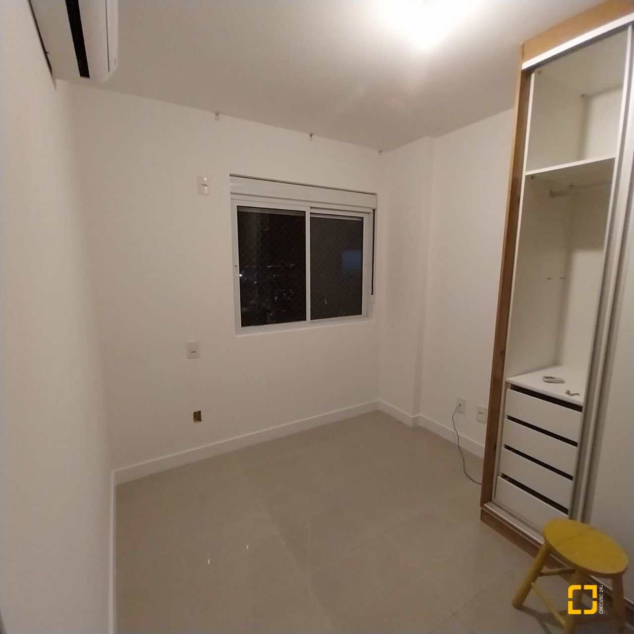 Apartamento com 85m², 4 quartos (sendo 1 suíte), 2 garagens, no bairro Capoeiras em Florianópolis