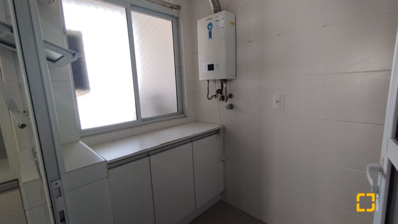 Apartamento com 85m², 4 quartos (sendo 1 suíte), 2 garagens, no bairro Capoeiras em Florianópolis