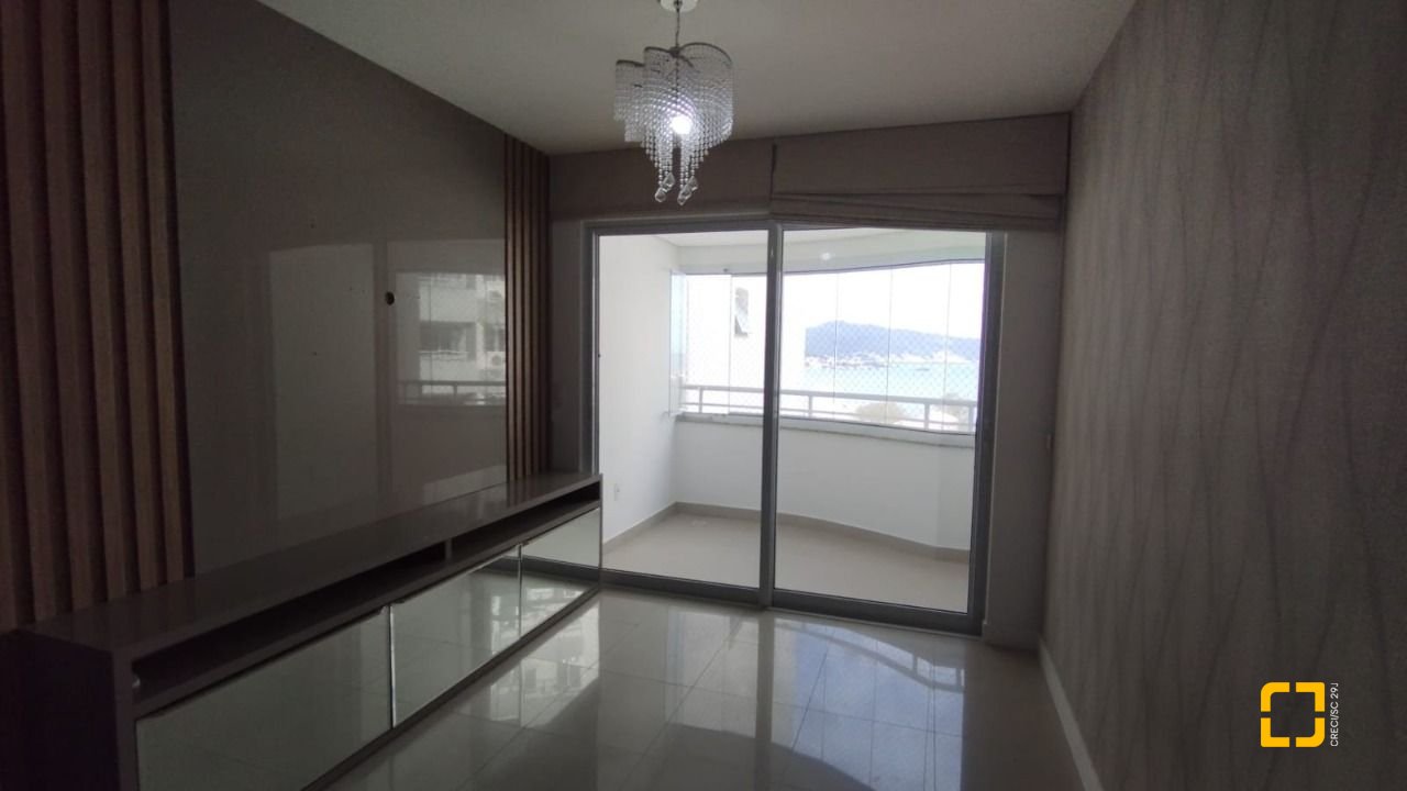 Apartamento com 85m², 4 quartos (sendo 1 suíte), 2 garagens, no bairro Capoeiras em Florianópolis