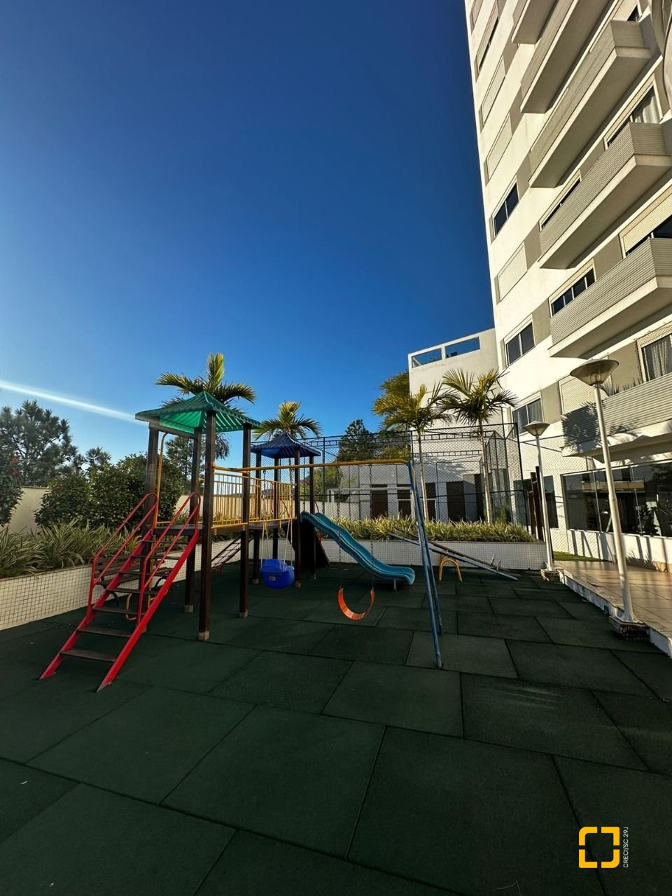Apartamento com 85m², 4 quartos (sendo 1 suíte), 2 garagens, no bairro Capoeiras em Florianópolis