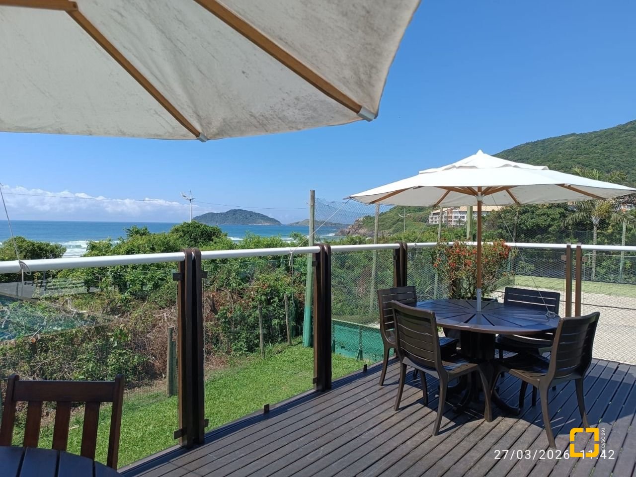 Apartamento com 99m², 2 quartos (sendo 2 suítes), 2 garagens, no bairro Santinho em Florianópolis