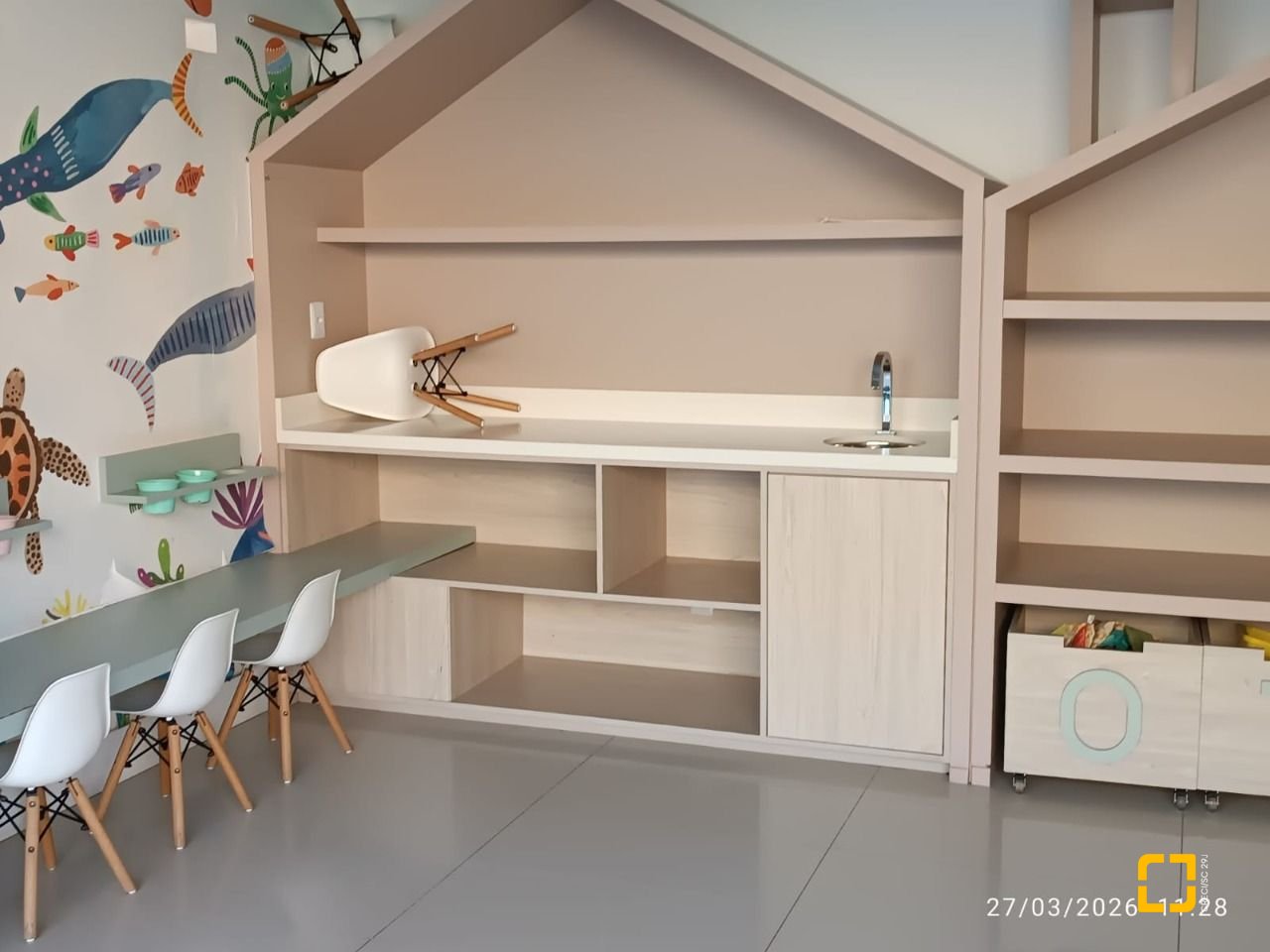 Apartamento com 99m², 2 quartos (sendo 2 suítes), 2 garagens, no bairro Santinho em Florianópolis