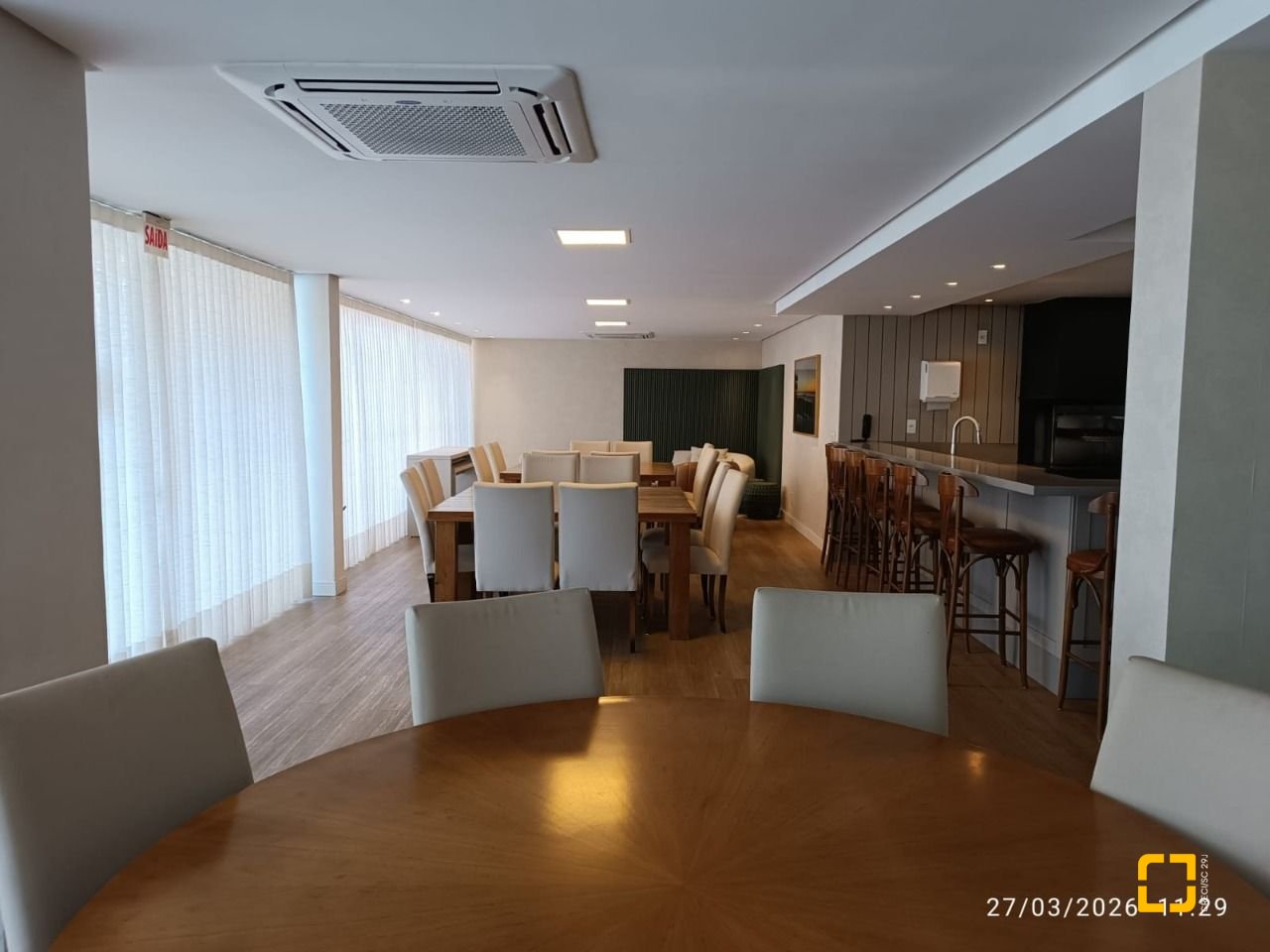 Apartamento com 99m², 2 quartos (sendo 2 suítes), 2 garagens, no bairro Santinho em Florianópolis