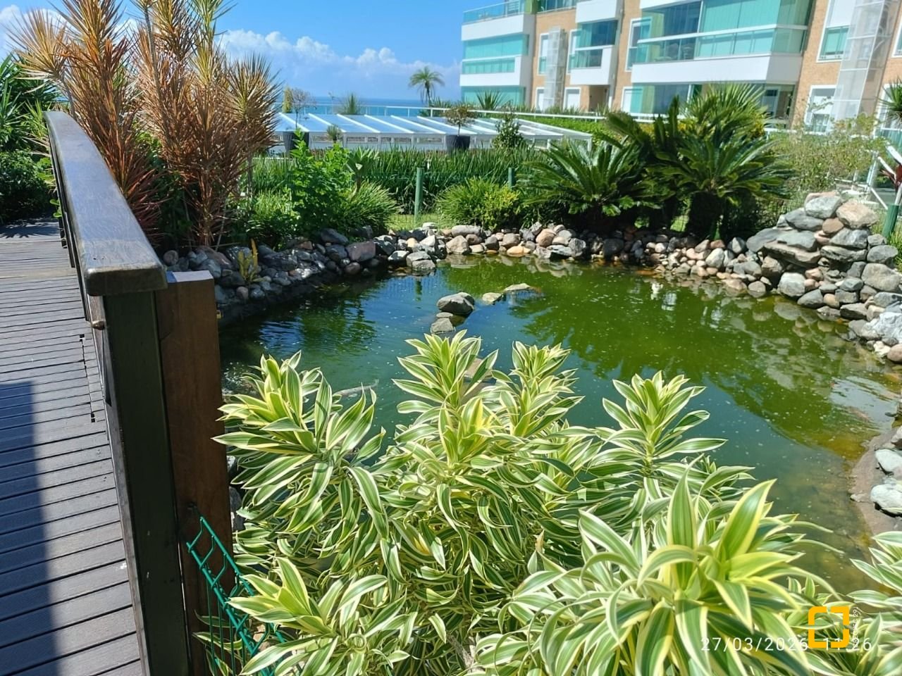 Apartamento com 99m², 2 quartos (sendo 2 suítes), 2 garagens, no bairro Santinho em Florianópolis