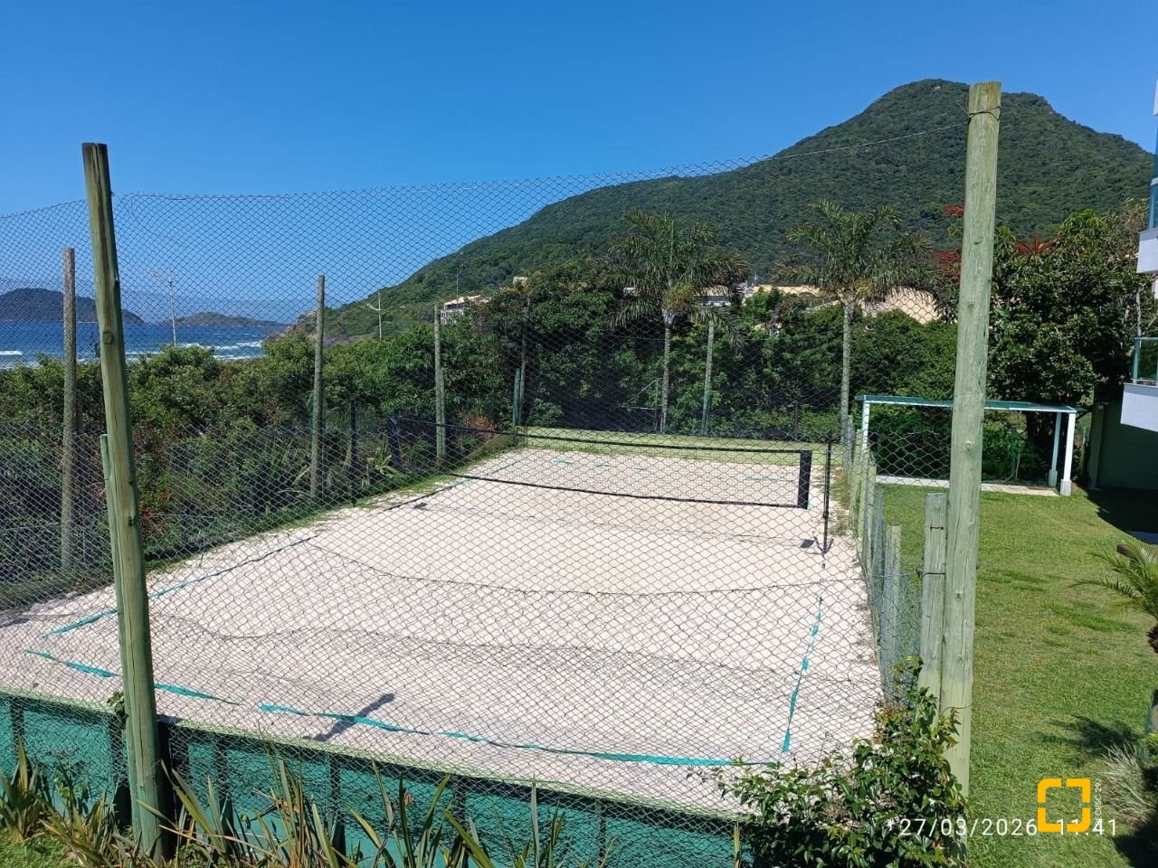 Apartamento com 99m², 2 quartos (sendo 2 suítes), 2 garagens, no bairro Santinho em Florianópolis