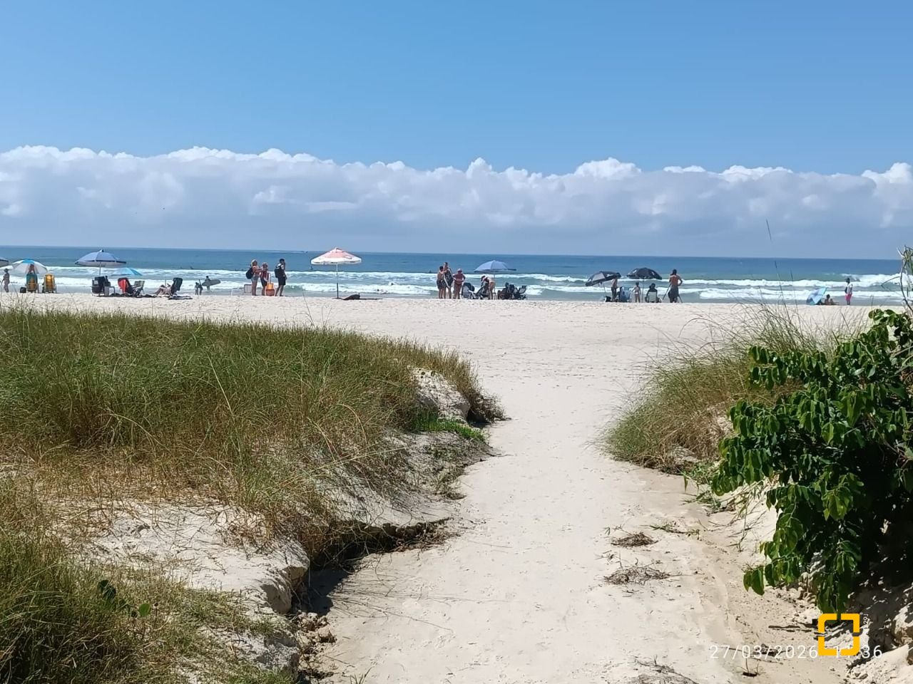 Apartamento com 99m², 2 quartos (sendo 2 suítes), 2 garagens, no bairro Santinho em Florianópolis