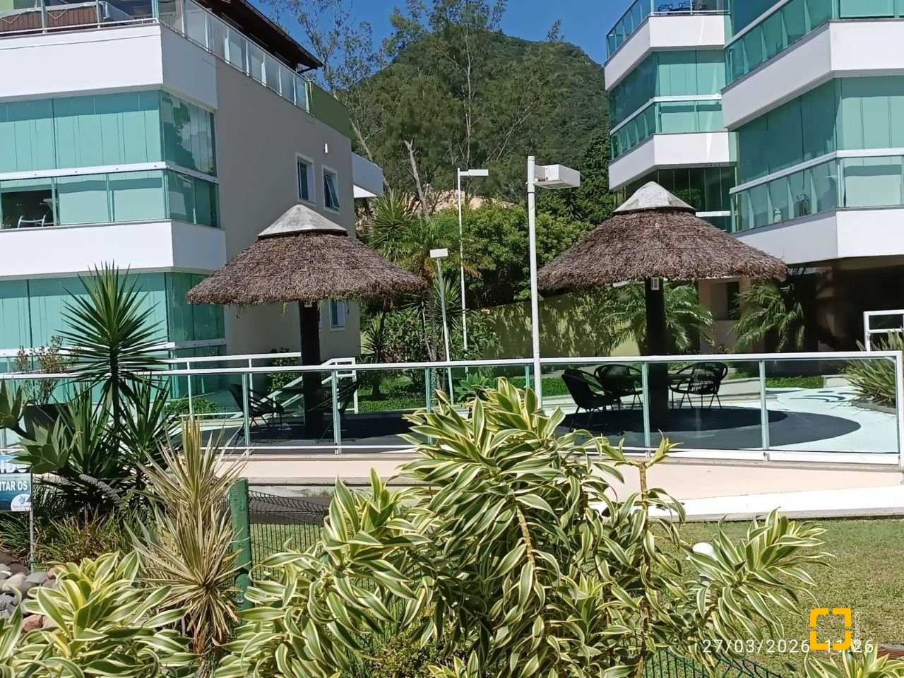 Apartamento com 99m², 2 quartos (sendo 2 suítes), 2 garagens, no bairro Santinho em Florianópolis