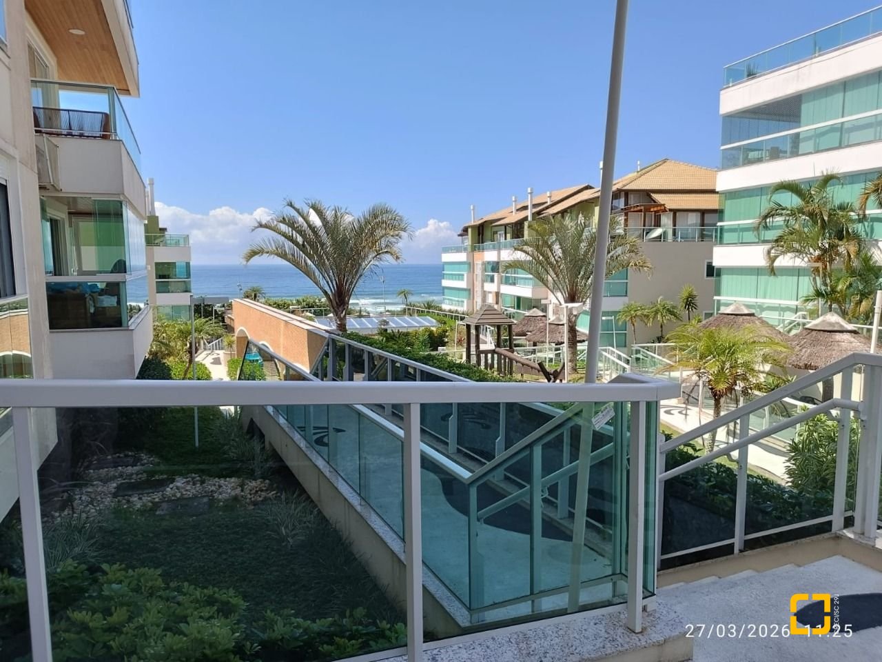 Apartamento com 99m², 2 quartos (sendo 2 suítes), 2 garagens, no bairro Santinho em Florianópolis