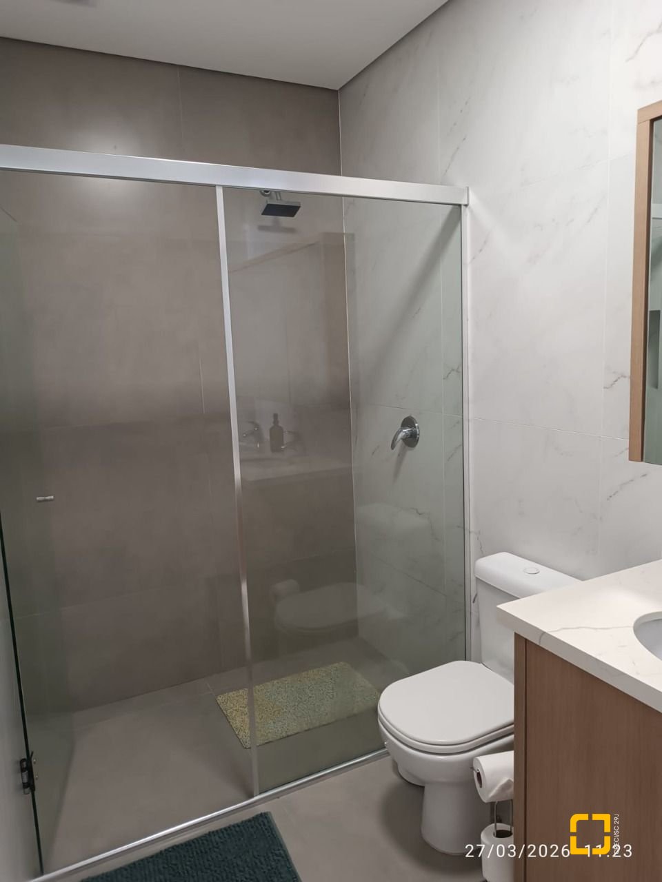 Apartamento com 99m², 2 quartos (sendo 2 suítes), 2 garagens, no bairro Santinho em Florianópolis