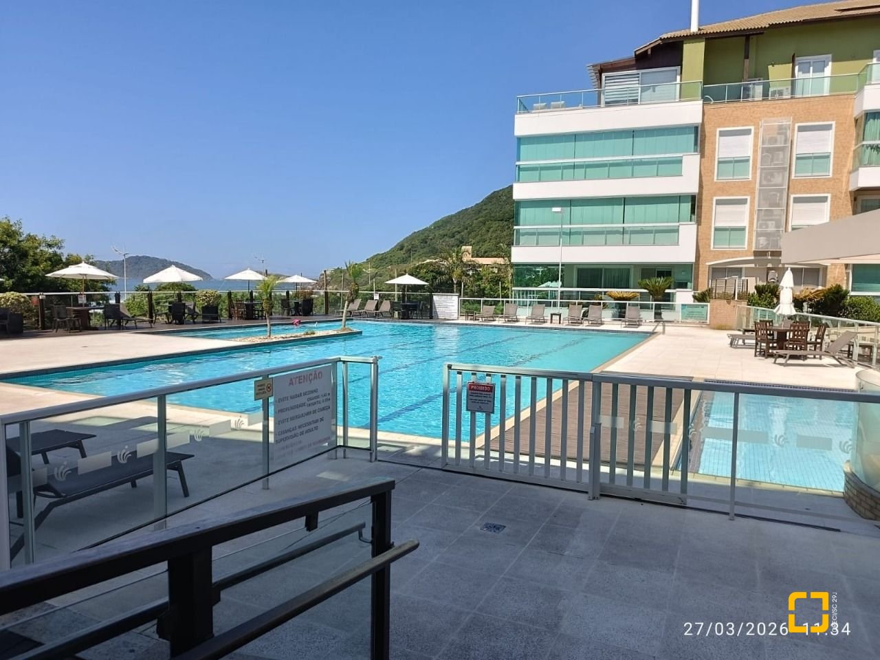 Apartamento com 99m², 2 quartos (sendo 2 suítes), 2 garagens, no bairro Santinho em Florianópolis