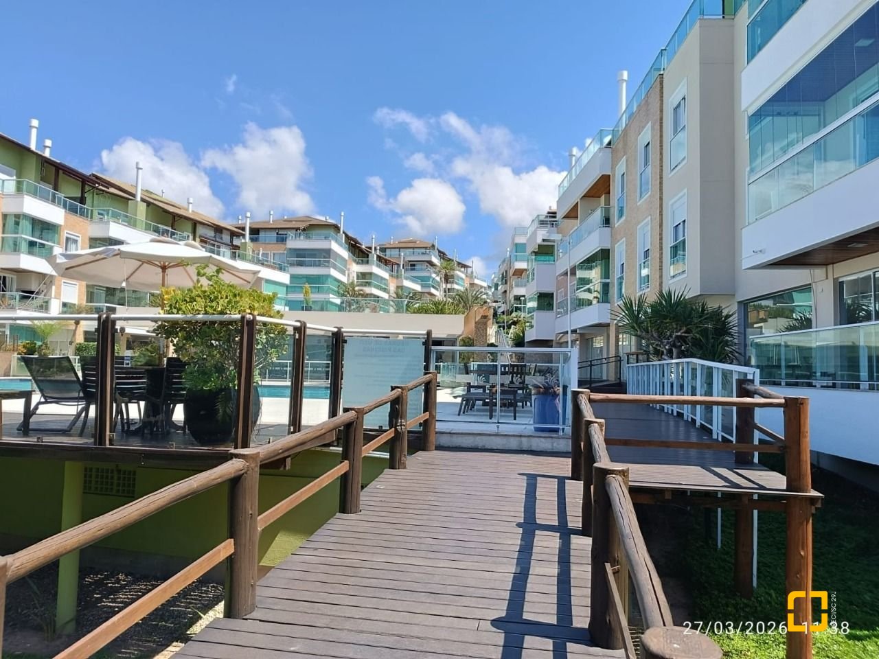 Apartamento com 99m², 2 quartos (sendo 2 suítes), 2 garagens, no bairro Santinho em Florianópolis
