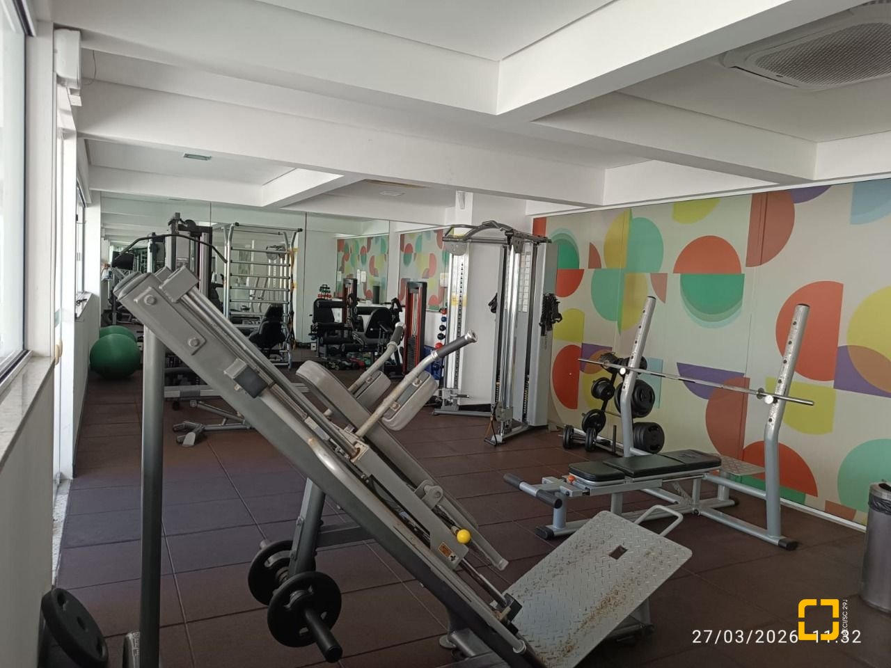 Apartamento com 99m², 2 quartos (sendo 2 suítes), 2 garagens, no bairro Santinho em Florianópolis