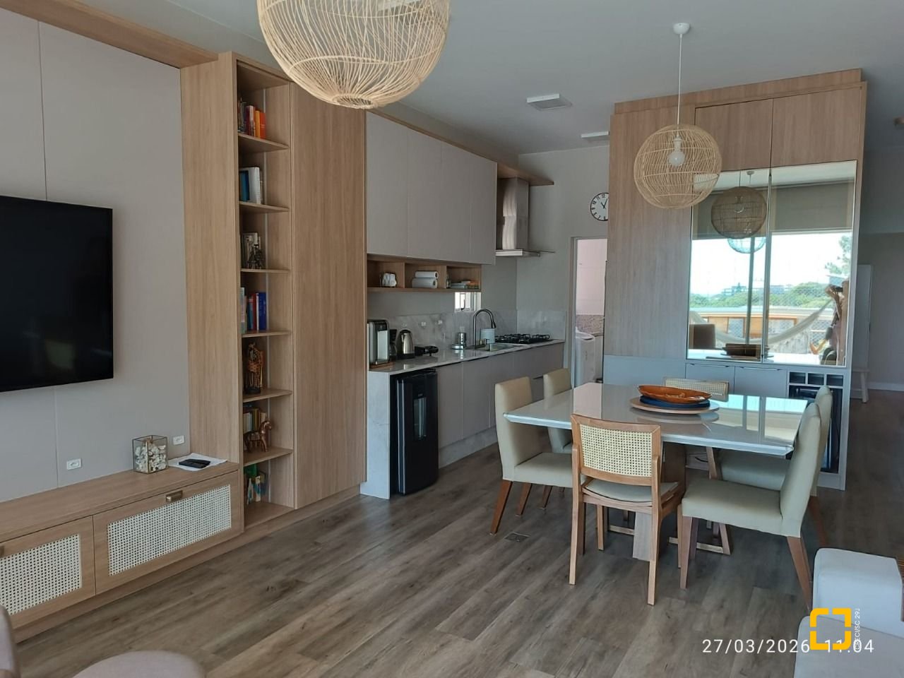 Apartamento com 99m², 2 quartos (sendo 2 suítes), 2 garagens, no bairro Santinho em Florianópolis