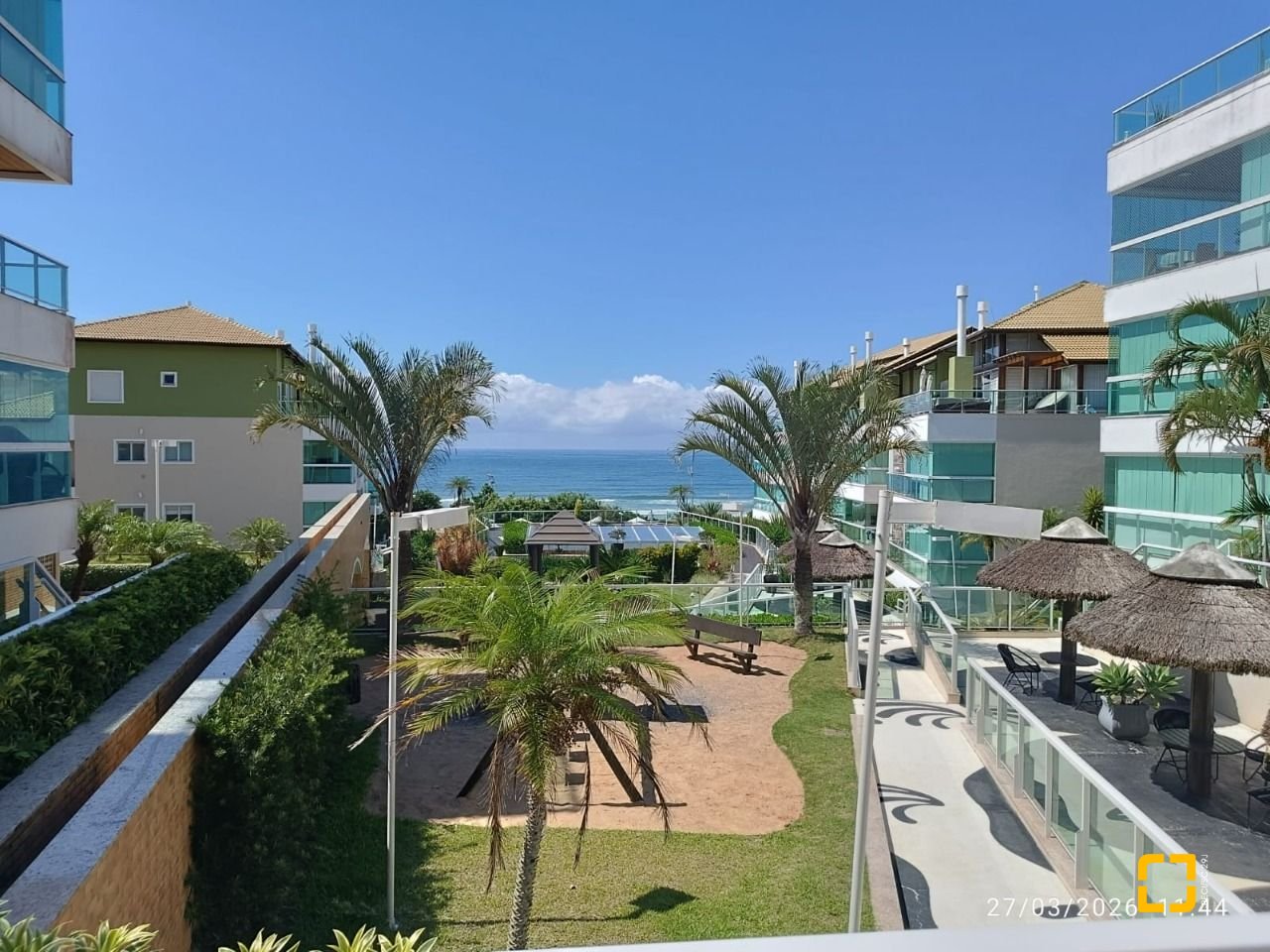 Apartamento com 99m², 2 quartos (sendo 2 suítes), 2 garagens, no bairro Santinho em Florianópolis