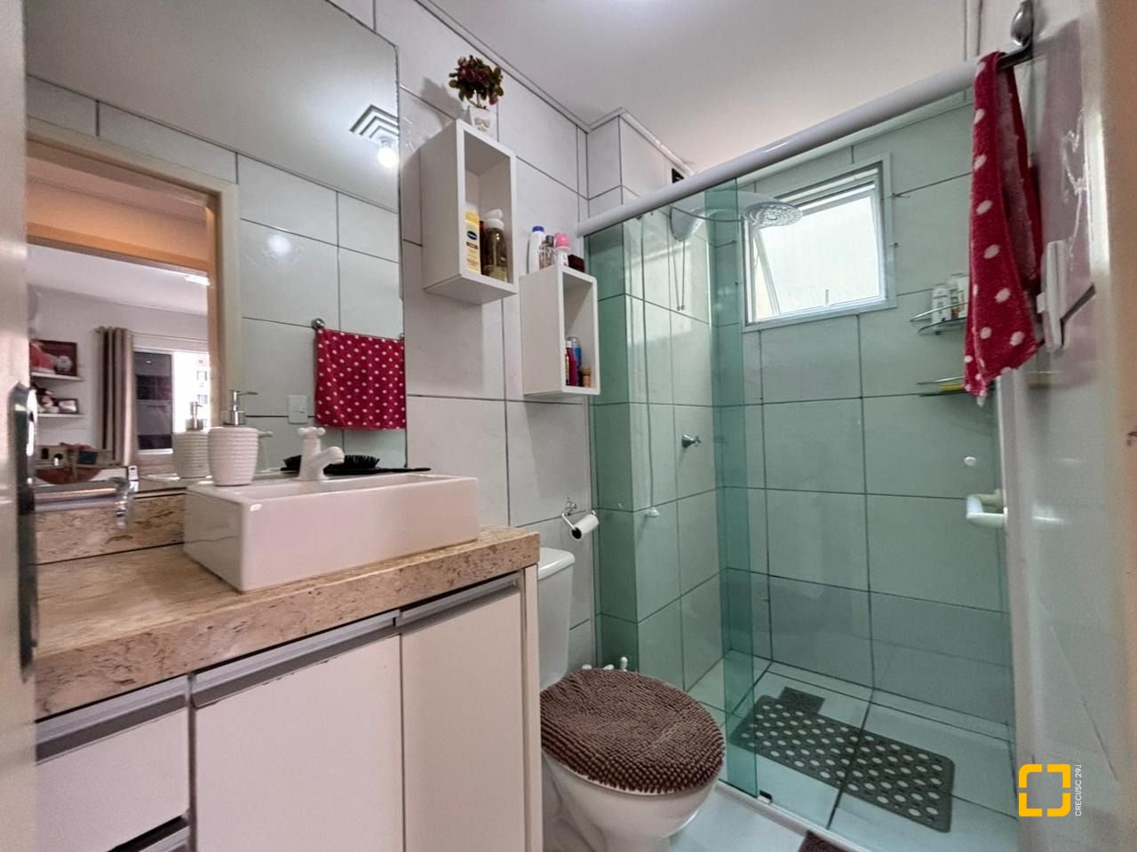 Apartamento com 45m², 2 quartos, 1 garagem, no bairro Fundos em Biguaçu