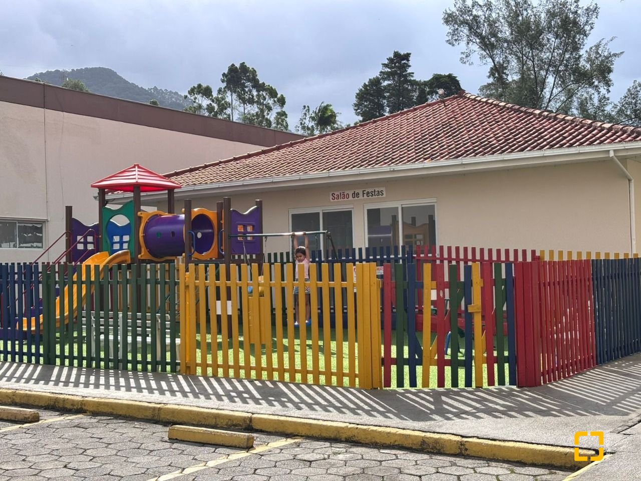 Apartamento com 45m², 2 quartos, 1 garagem, no bairro Fundos em Biguaçu