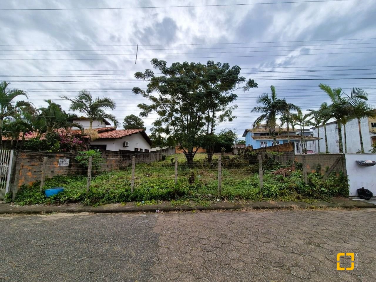 Terreno com 538m², no bairro Campeche em Florianópolis