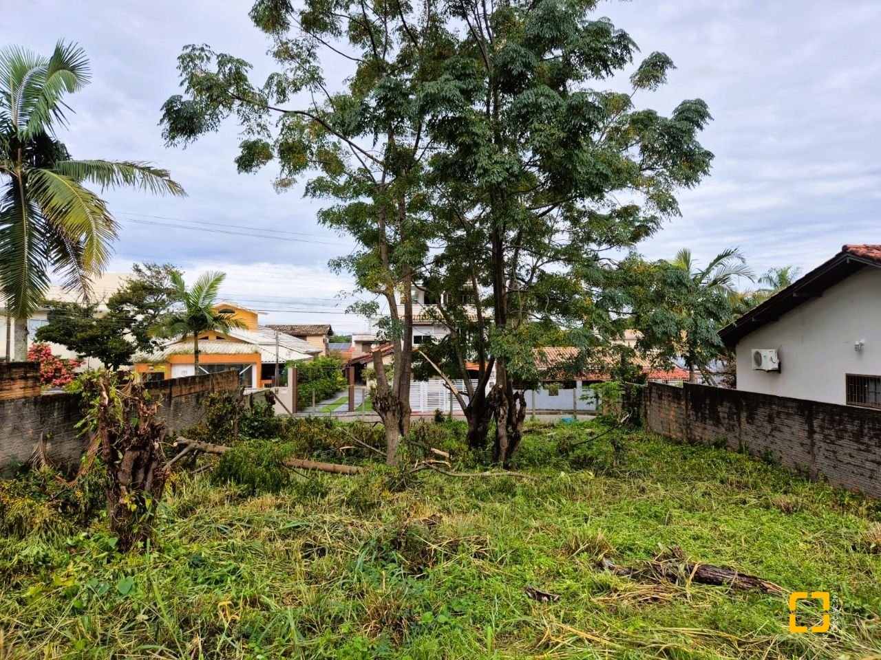 Terreno com 538m², no bairro Campeche em Florianópolis
