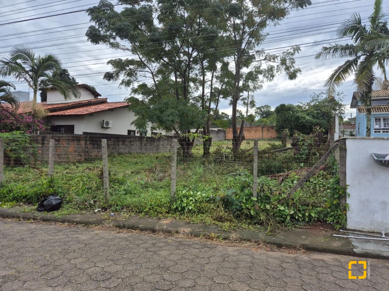 Terreno com 538m², no bairro Campeche em Florianópolis
