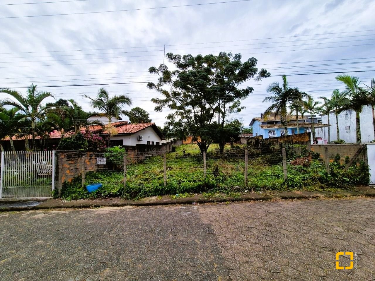 Terreno com 538m², no bairro Campeche em Florianópolis