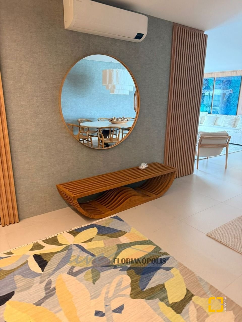 Apartamento com 194m², 3 quartos (sendo 3 suítes), 2 garagens, no bairro Jurerê Internacional em Florianópolis