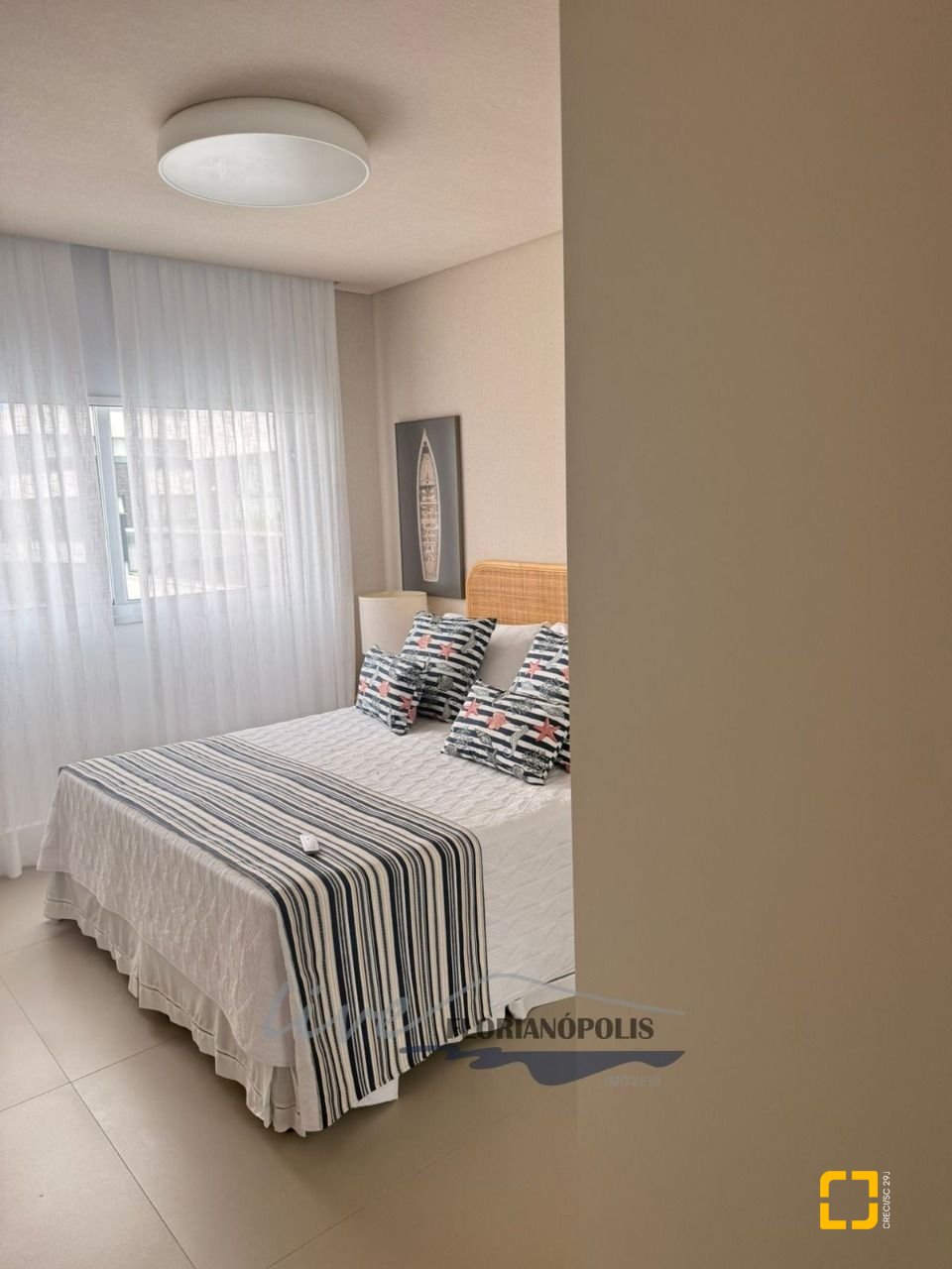 Apartamento com 194m², 3 quartos (sendo 3 suítes), 2 garagens, no bairro Jurerê Internacional em Florianópolis