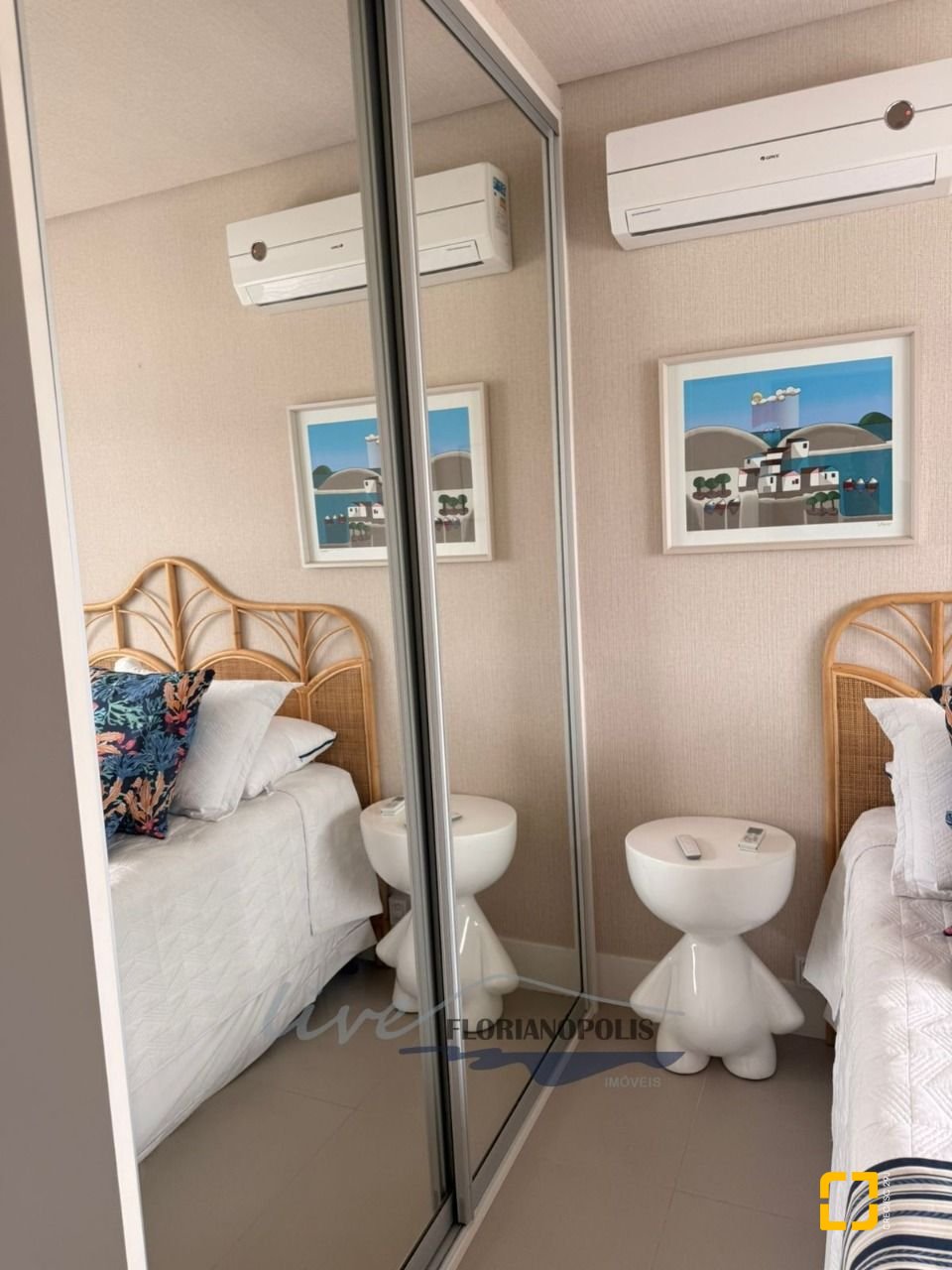 Apartamento com 194m², 3 quartos (sendo 3 suítes), 2 garagens, no bairro Jurerê Internacional em Florianópolis