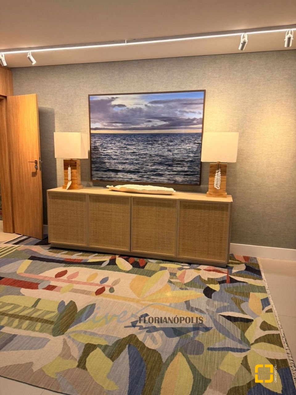 Apartamento com 194m², 3 quartos (sendo 3 suítes), 2 garagens, no bairro Jurerê Internacional em Florianópolis