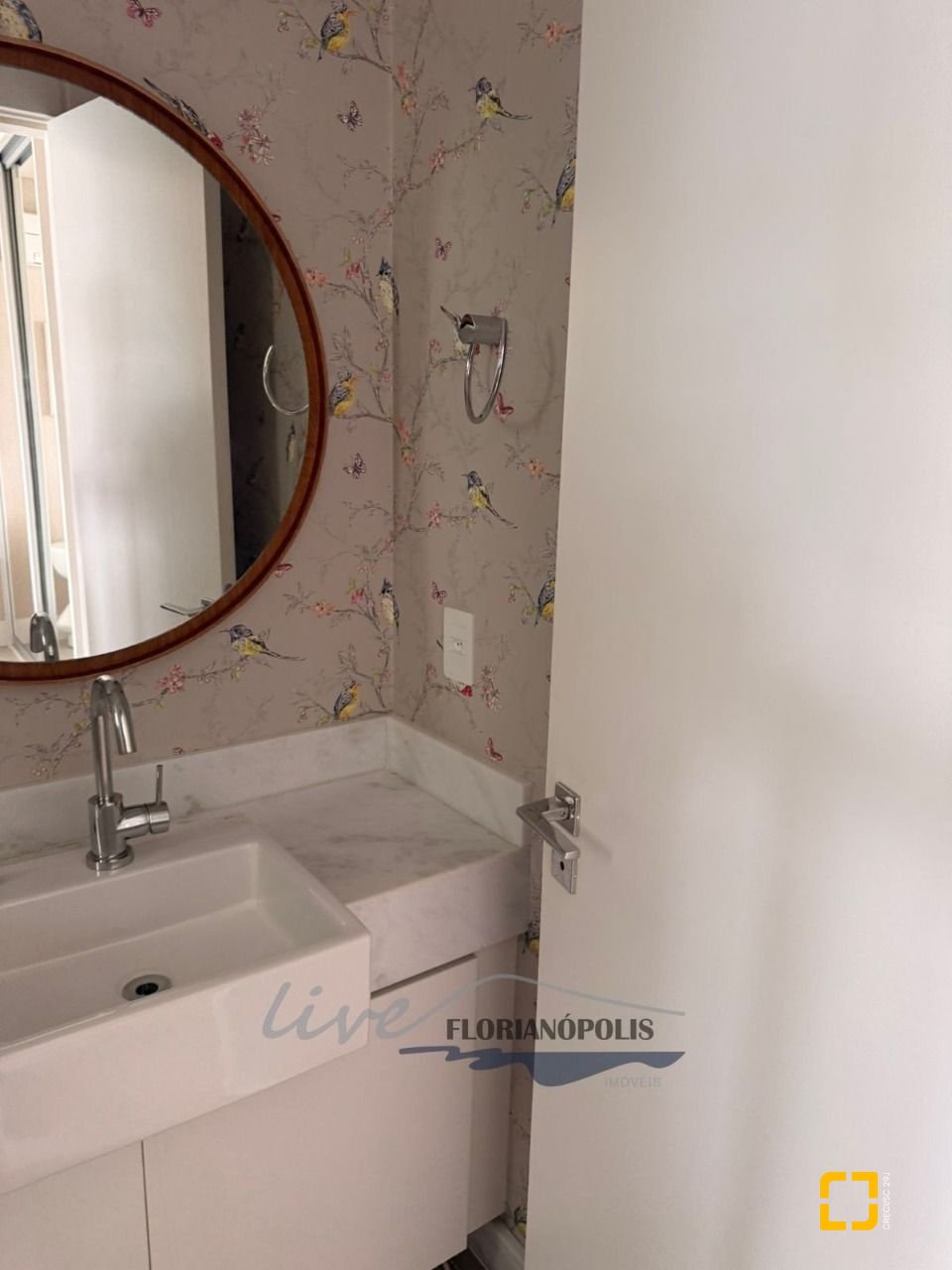 Apartamento com 194m², 3 quartos (sendo 3 suítes), 2 garagens, no bairro Jurerê Internacional em Florianópolis