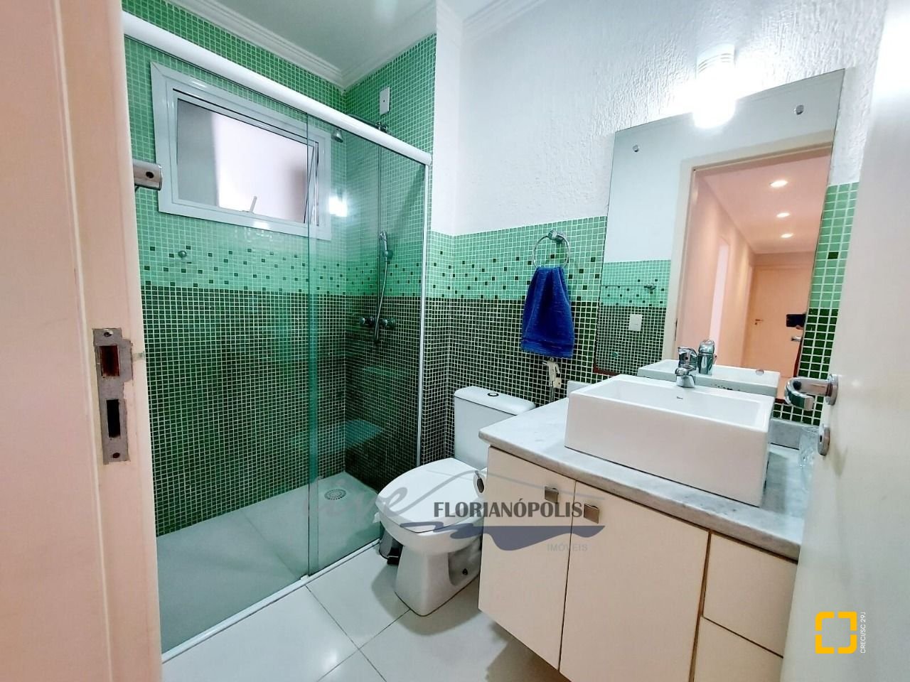 Apartamento com 100m², 4 quartos (sendo 1 suíte), 2 garagens, no bairro Jurerê em Florianópolis