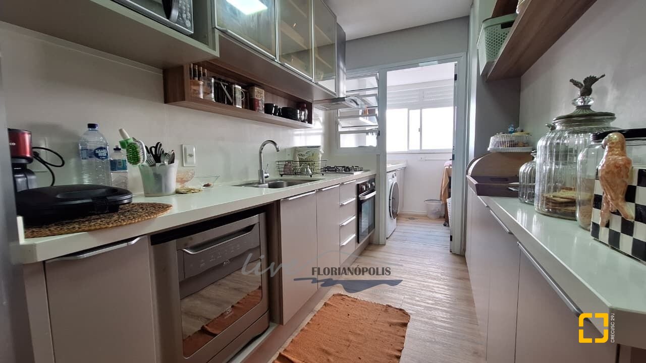 Apartamento com 105m², 3 quartos (sendo 1 suíte), 2 garagens, no bairro Jurerê Internacional em Florianópolis
