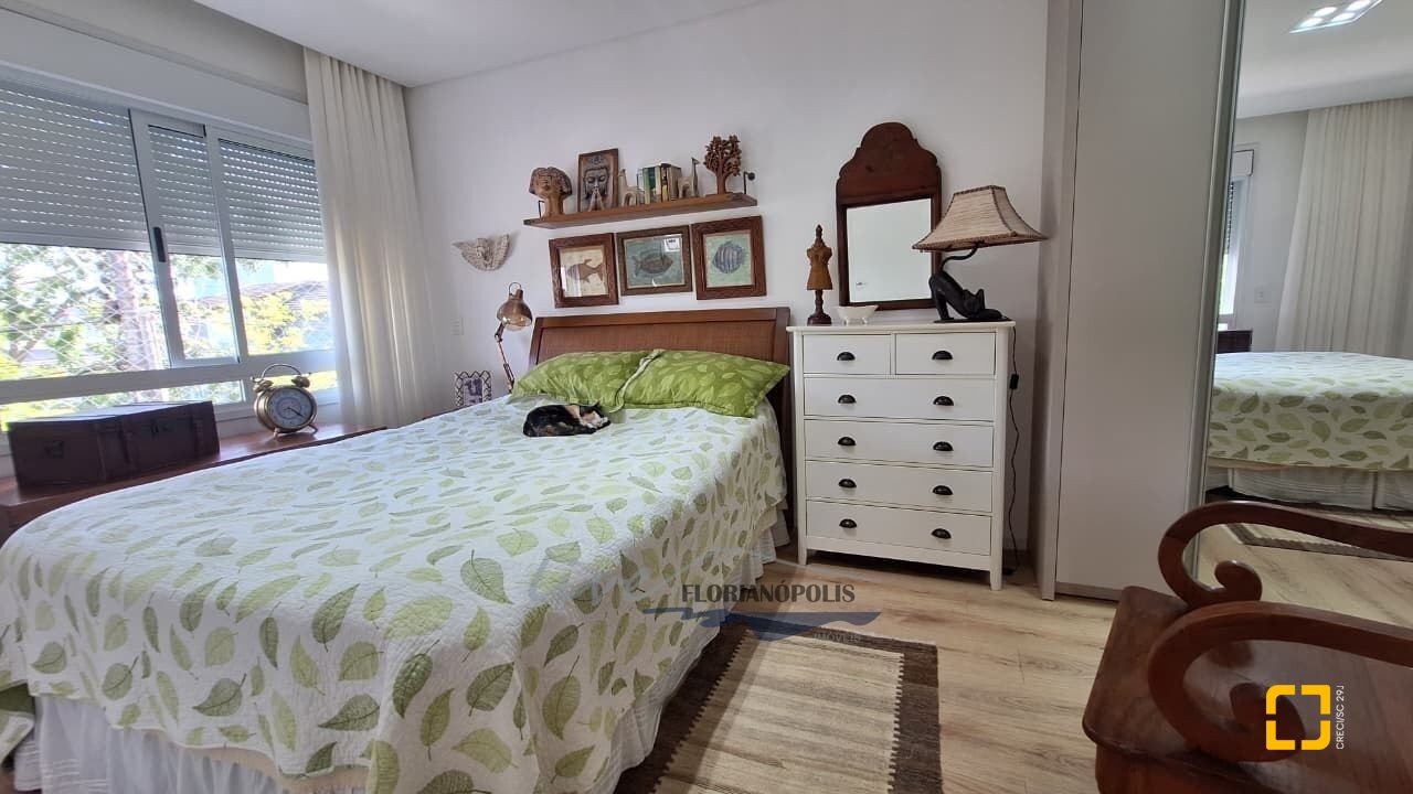Apartamento com 105m², 3 quartos (sendo 1 suíte), 2 garagens, no bairro Jurerê Internacional em Florianópolis