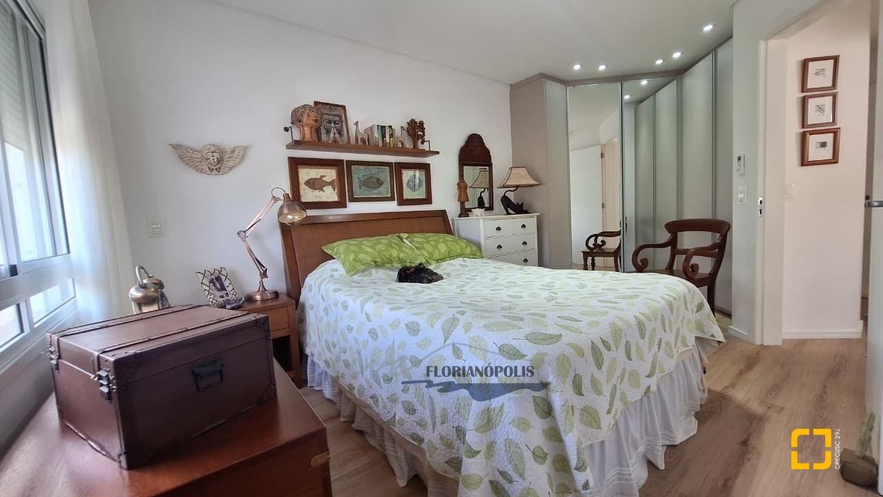 Apartamento com 105m², 3 quartos (sendo 1 suíte), 2 garagens, no bairro Jurerê Internacional em Florianópolis