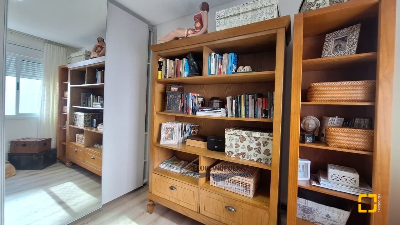 Apartamento com 105m², 3 quartos (sendo 1 suíte), 2 garagens, no bairro Jurerê Internacional em Florianópolis
